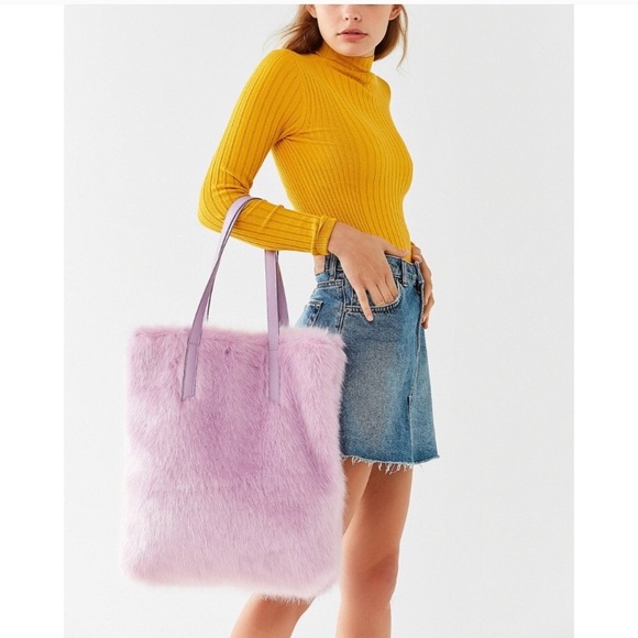 NWT UO Jumbo Faux Fur Tote Bag - Picture 4 of 5